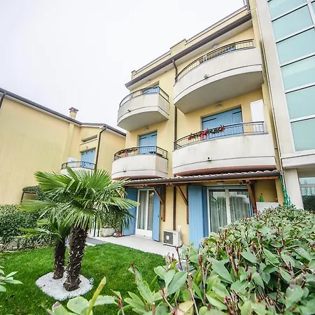 Elisa Piano Terra Con Giardino E Posto Incluso Apartmán *